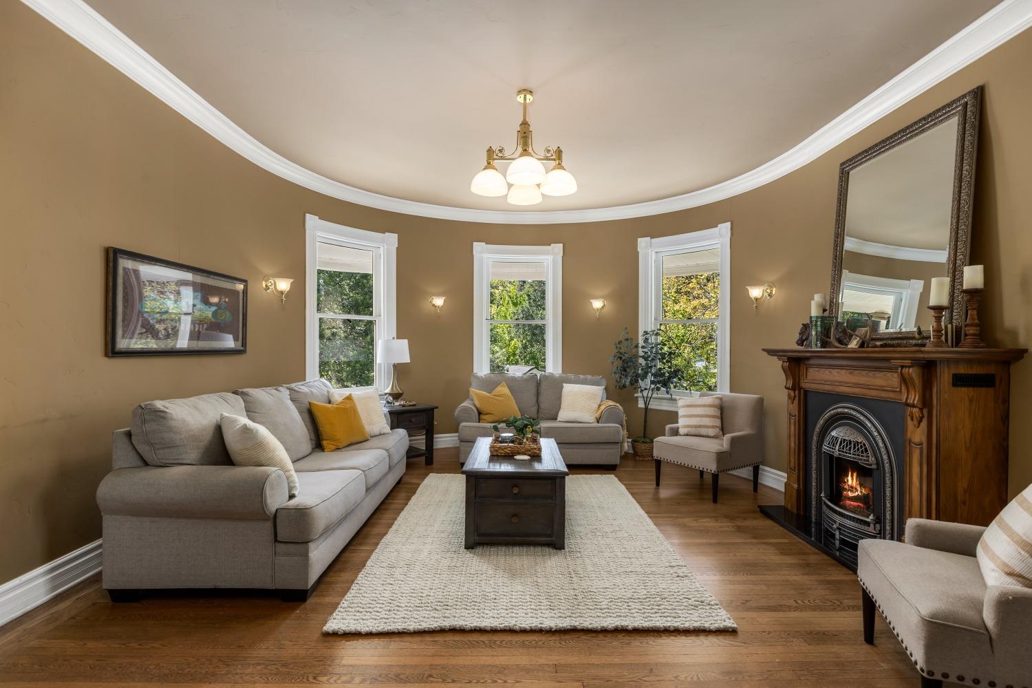 Detail Gallery Image 2 of 59 For 358 Mill St, Grass Valley,  CA 95945 - 8 Beds | 9 Baths