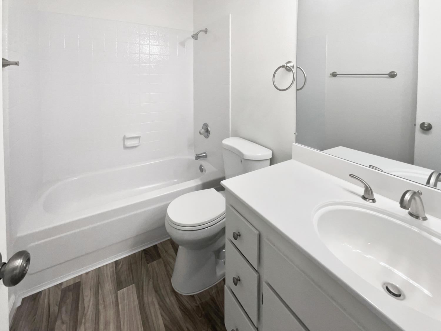 Detail Gallery Image 7 of 25 For 6990 Riverboat Way, Sacramento,  CA 95831 - 2 Beds | 2 Baths
