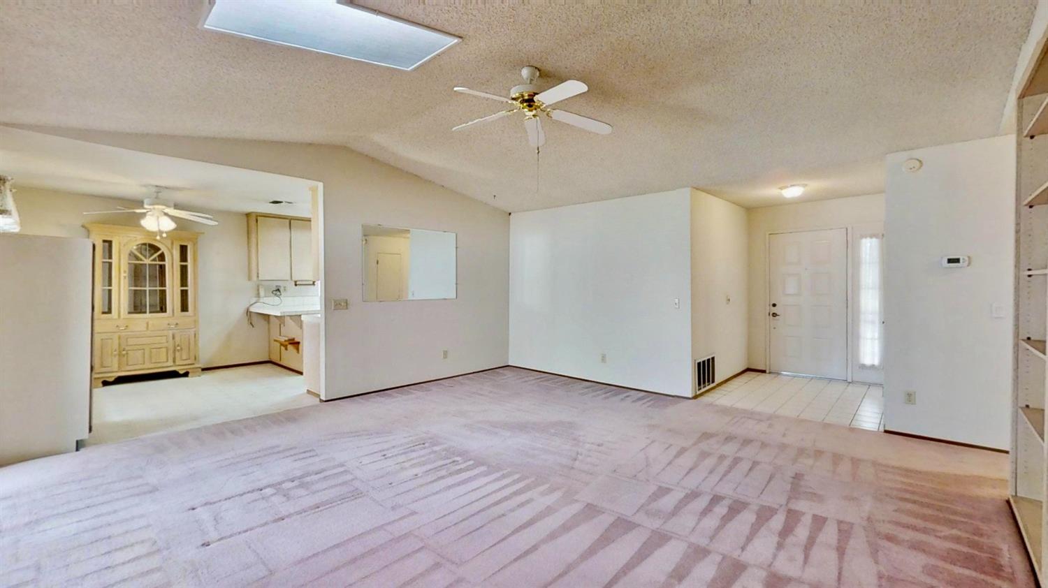Detail Gallery Image 6 of 28 For 7657 Suncountry Ln, Sacramento,  CA 95828 - 2 Beds | 2 Baths