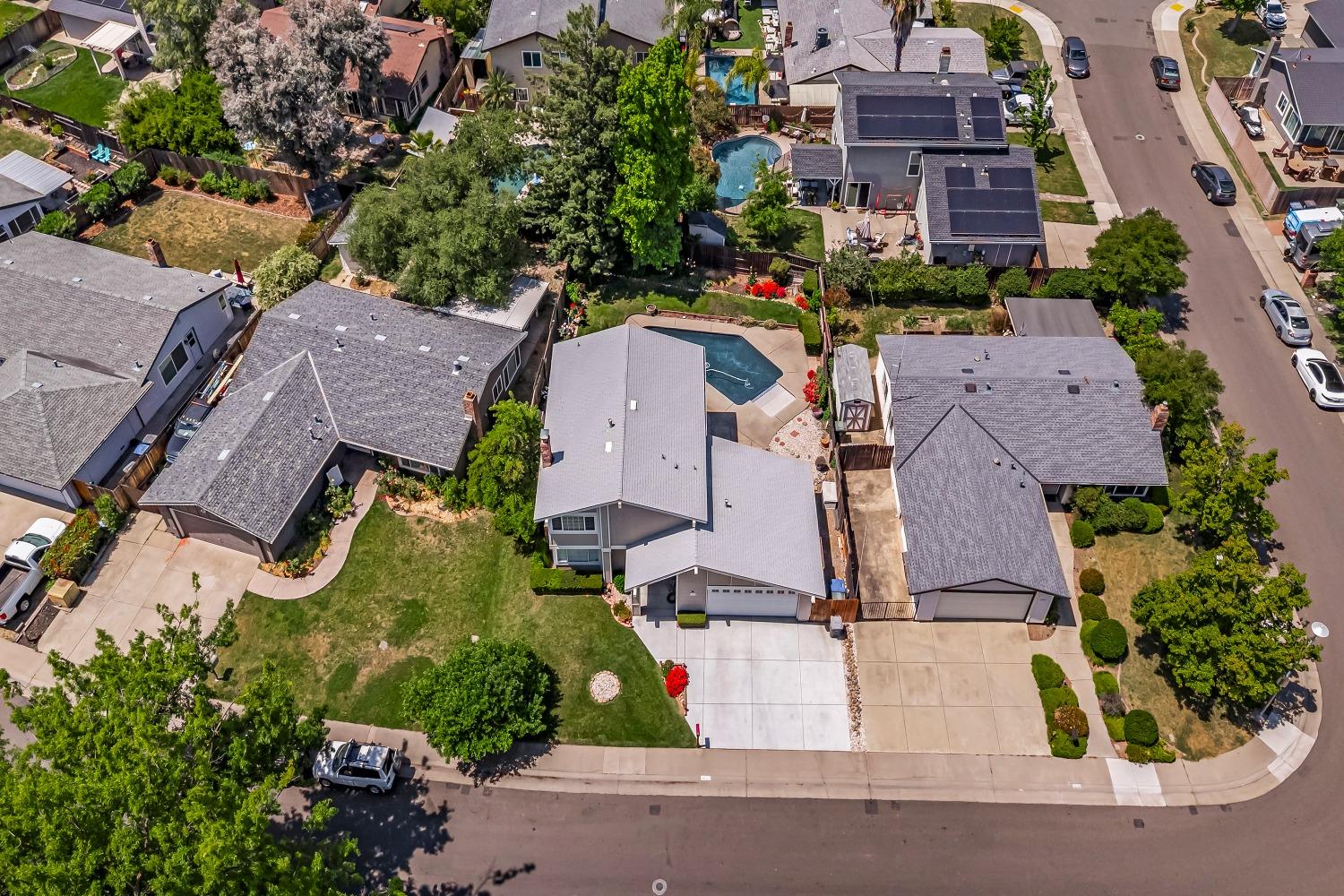 Detail Gallery Image 44 of 52 For 6627 Creekmont Way, Citrus Heights,  CA 95621 - 4 Beds | 2/1 Baths