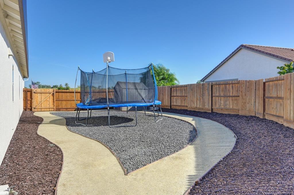 Detail Gallery Image 50 of 61 For 7517 Sobon Ln, Rancho Murieta,  CA 95683 - 4 Beds | 2/1 Baths