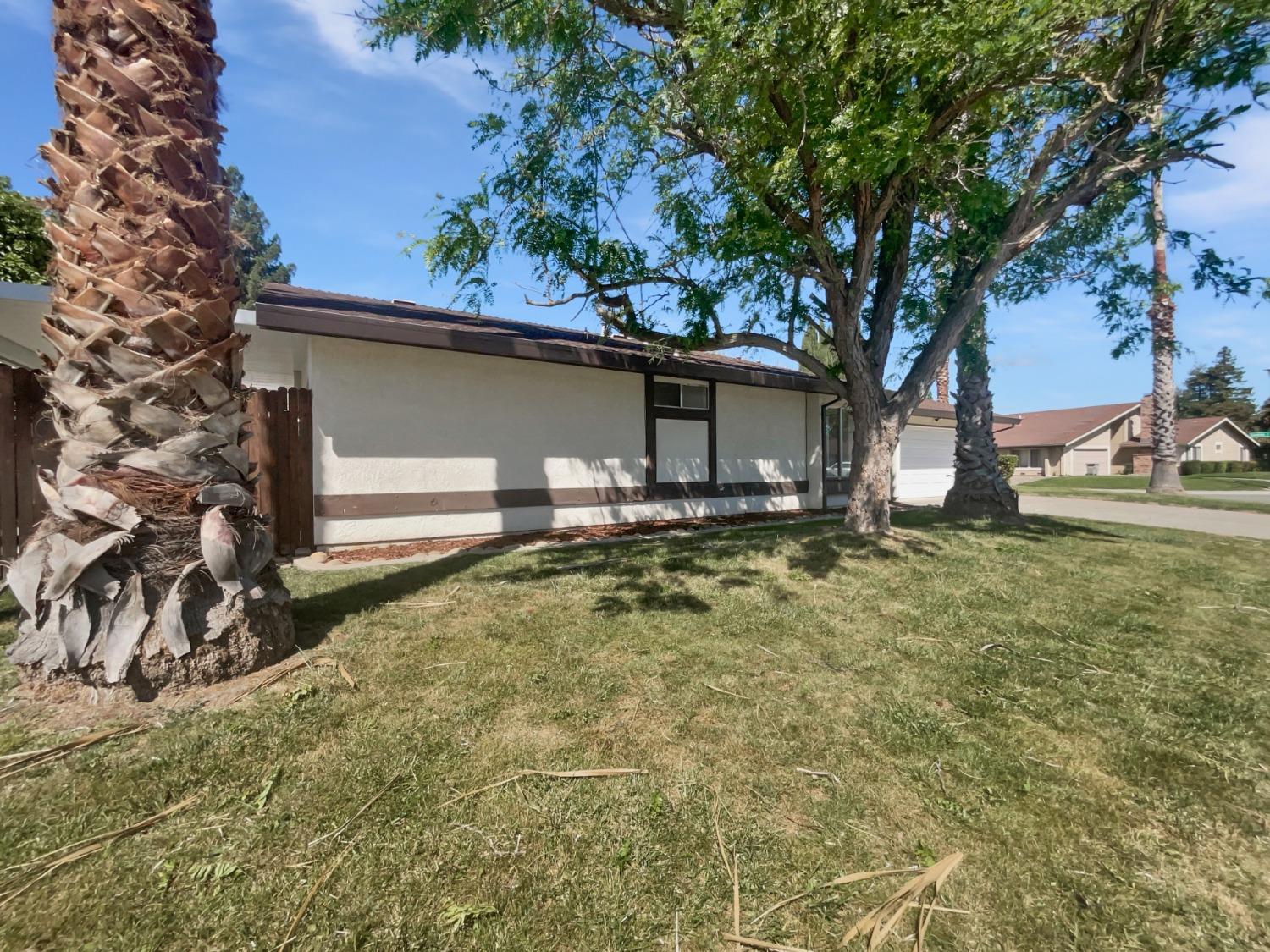 Detail Gallery Image 9 of 25 For 6990 Riverboat Way, Sacramento,  CA 95831 - 2 Beds | 2 Baths