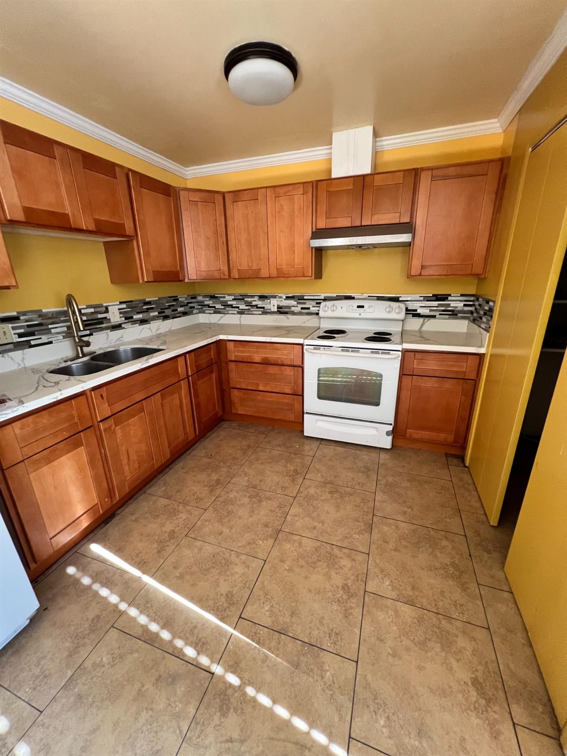 Detail Gallery Image 4 of 10 For 1316 Occidental Ave #1,  Stockton,  CA 95203 - 2 Beds | 1 Baths