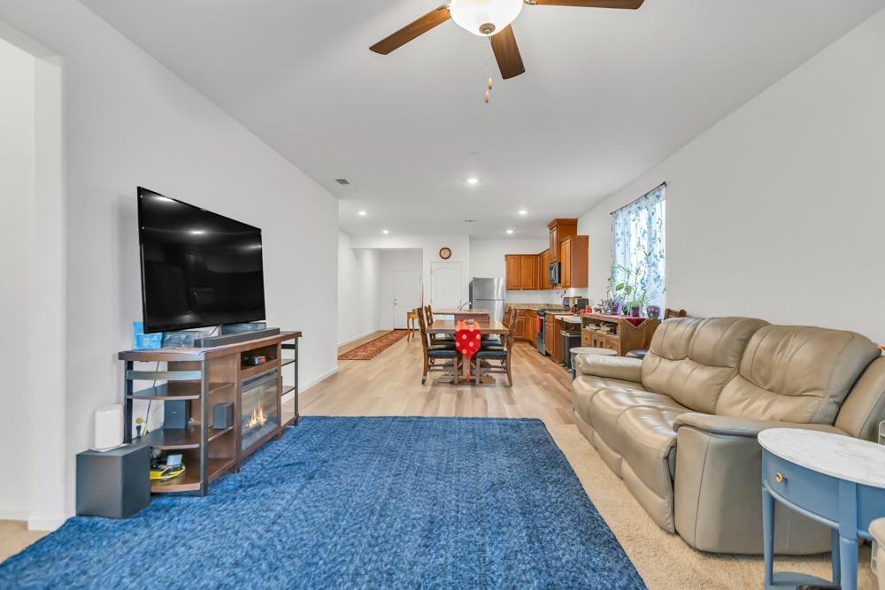 Detail Gallery Image 16 of 41 For 2309 Redhaven St, Linda,  CA 95901 - 4 Beds | 2 Baths