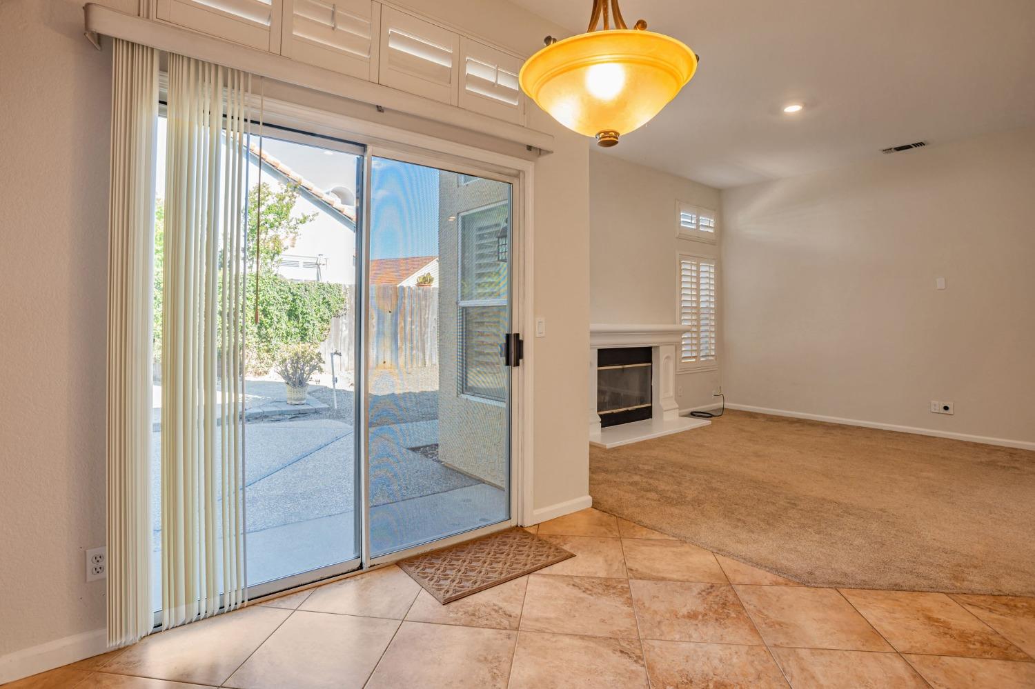 Detail Gallery Image 25 of 47 For 9034 Acorn Ridge Cir, Elk Grove,  CA 95758 - 4 Beds | 2 Baths