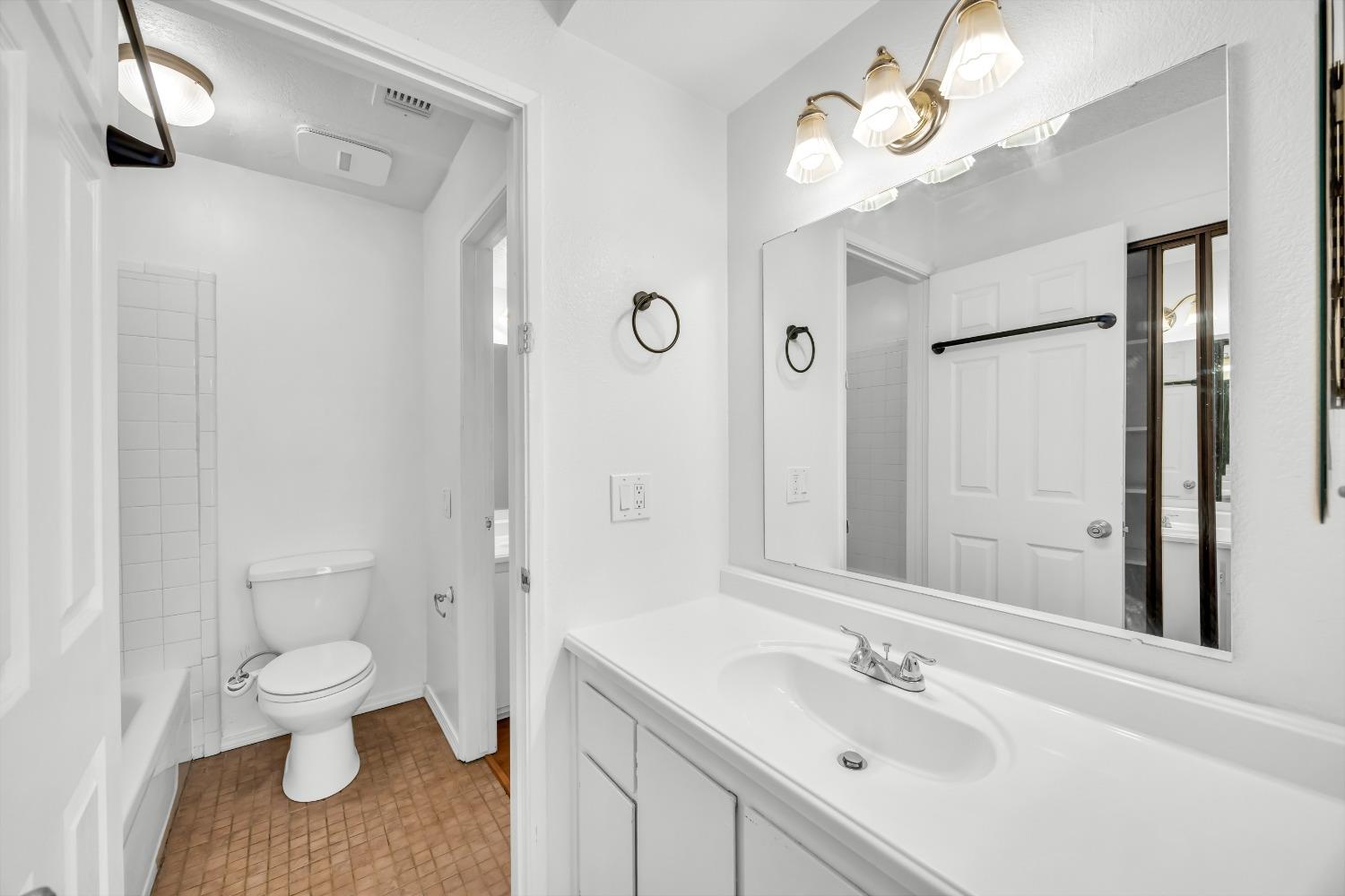 Photo #16: 225058496 Listing: Photo #16