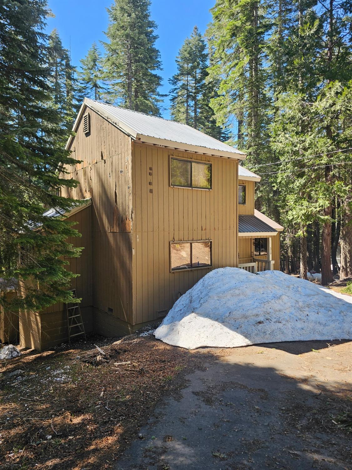 Detail Gallery Image 6 of 15 For 310 Tamarack Way, Strawberry Valley,  CA 95981 - 3 Beds | 2 Baths