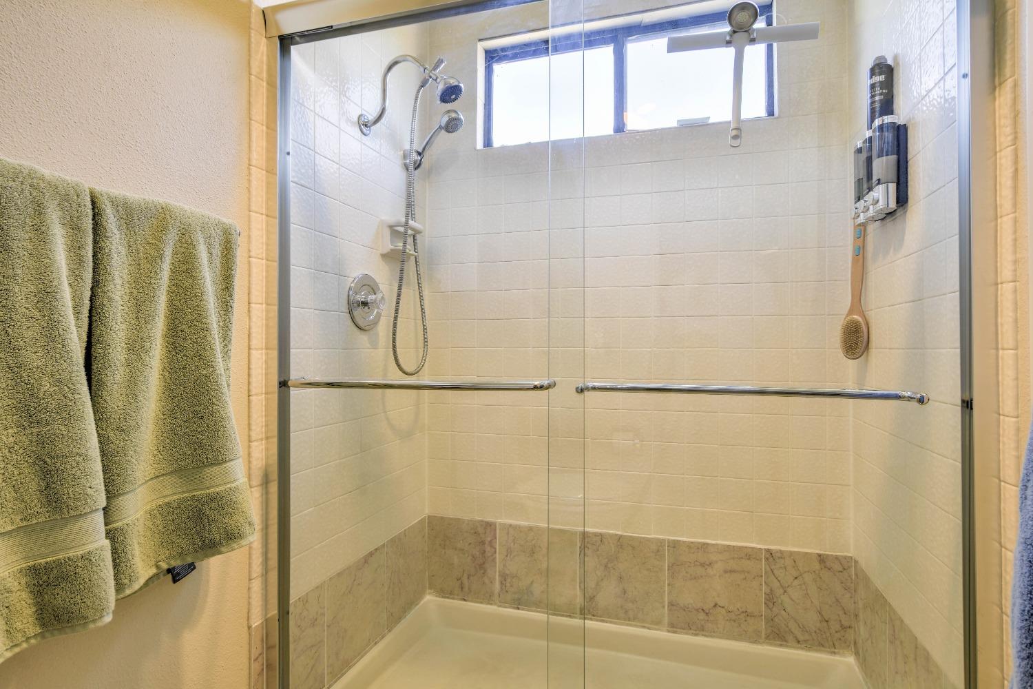 Detail Gallery Image 34 of 48 For 4904 Olive Oak Way, Carmichael,  CA 95608 - 4 Beds | 2 Baths