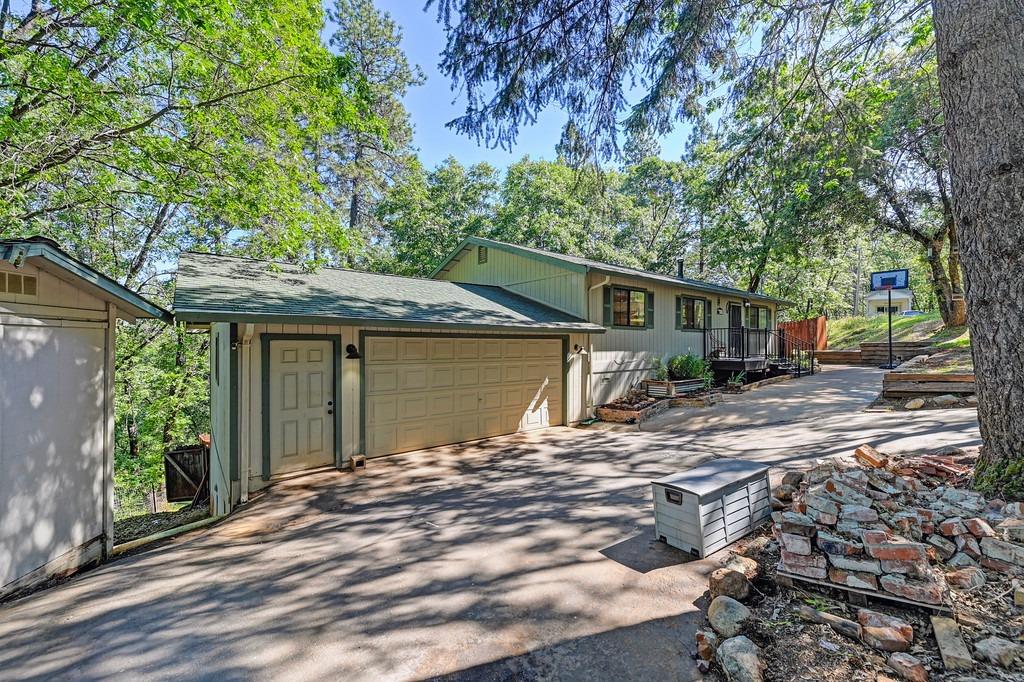 Detail Gallery Image 4 of 54 For 21855 Digger Pine Ln, Colfax,  CA 95713 - 3 Beds | 2 Baths
