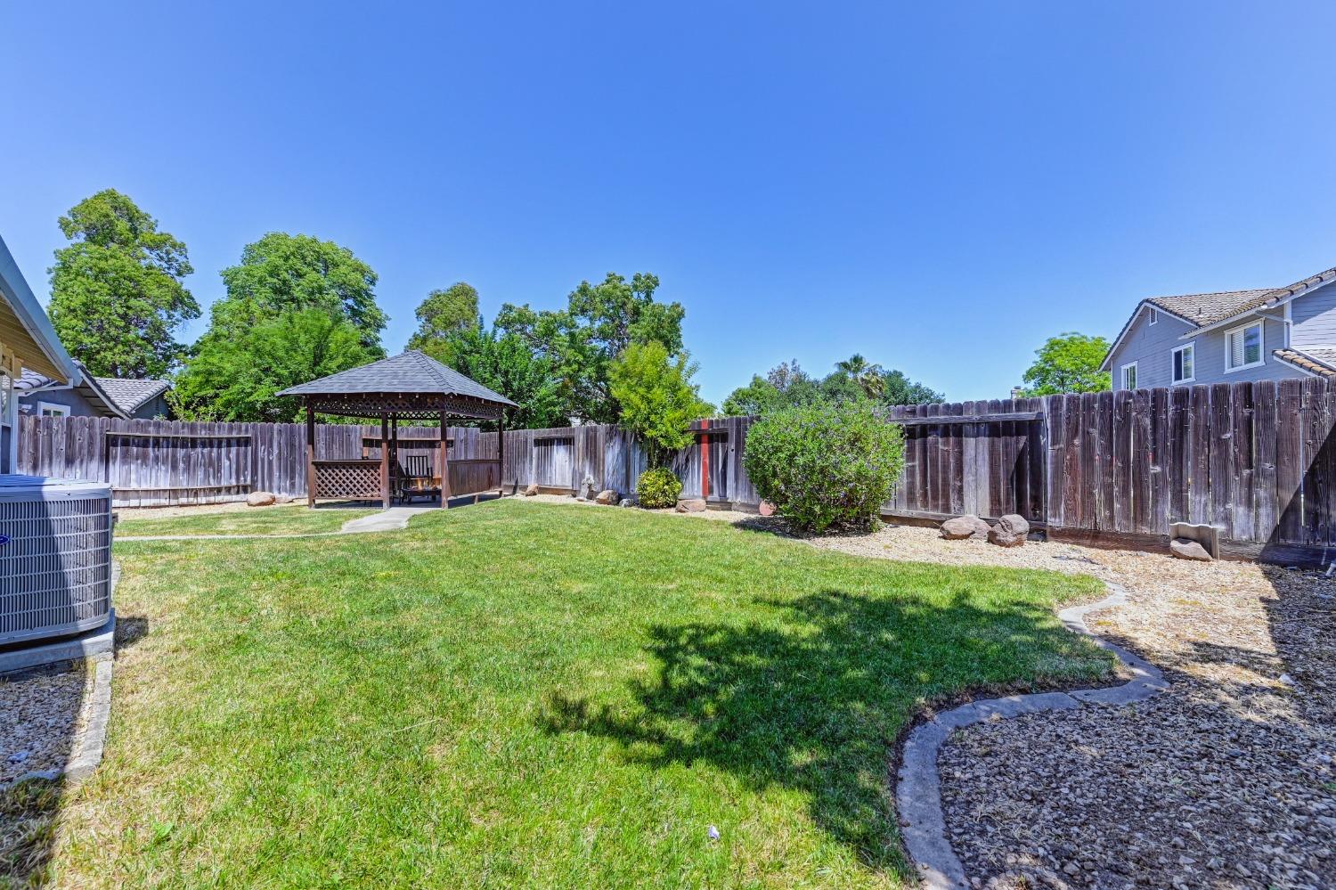 Detail Gallery Image 31 of 39 For 8211 Montreux Way, Sacramento,  CA 95828 - 3 Beds | 2 Baths