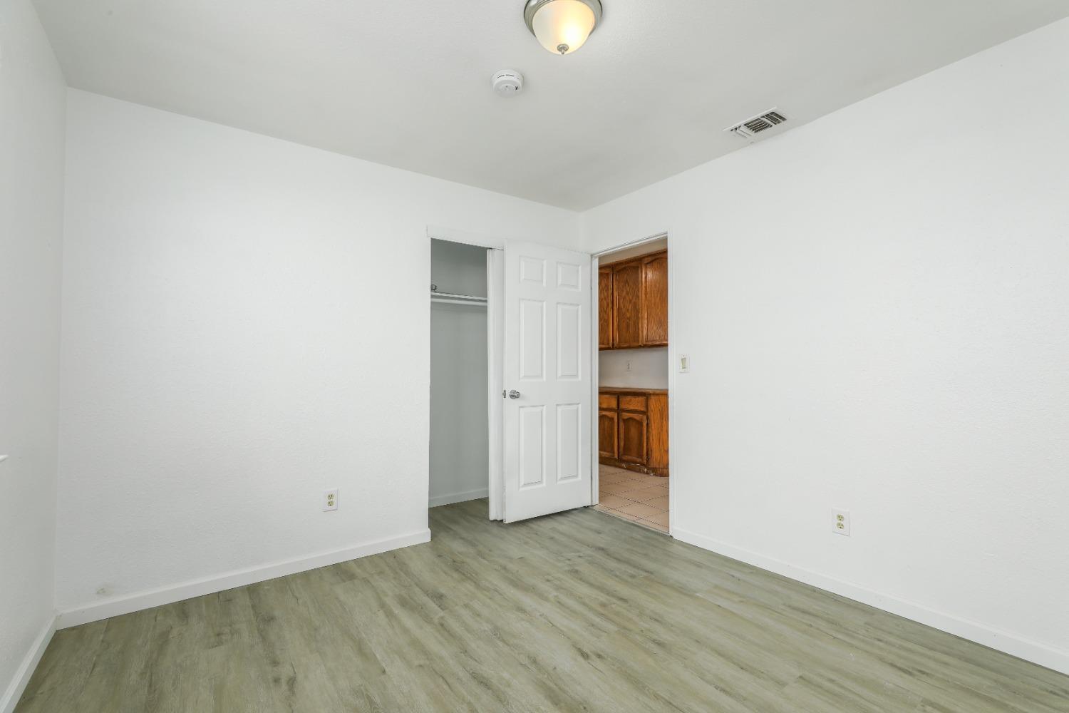Detail Gallery Image 19 of 29 For 8004 Parkgate Way, Sacramento,  CA 95828 - 4 Beds | 2 Baths