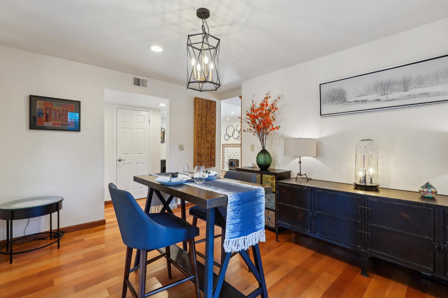 Alameda Ave, Davis, California image 8