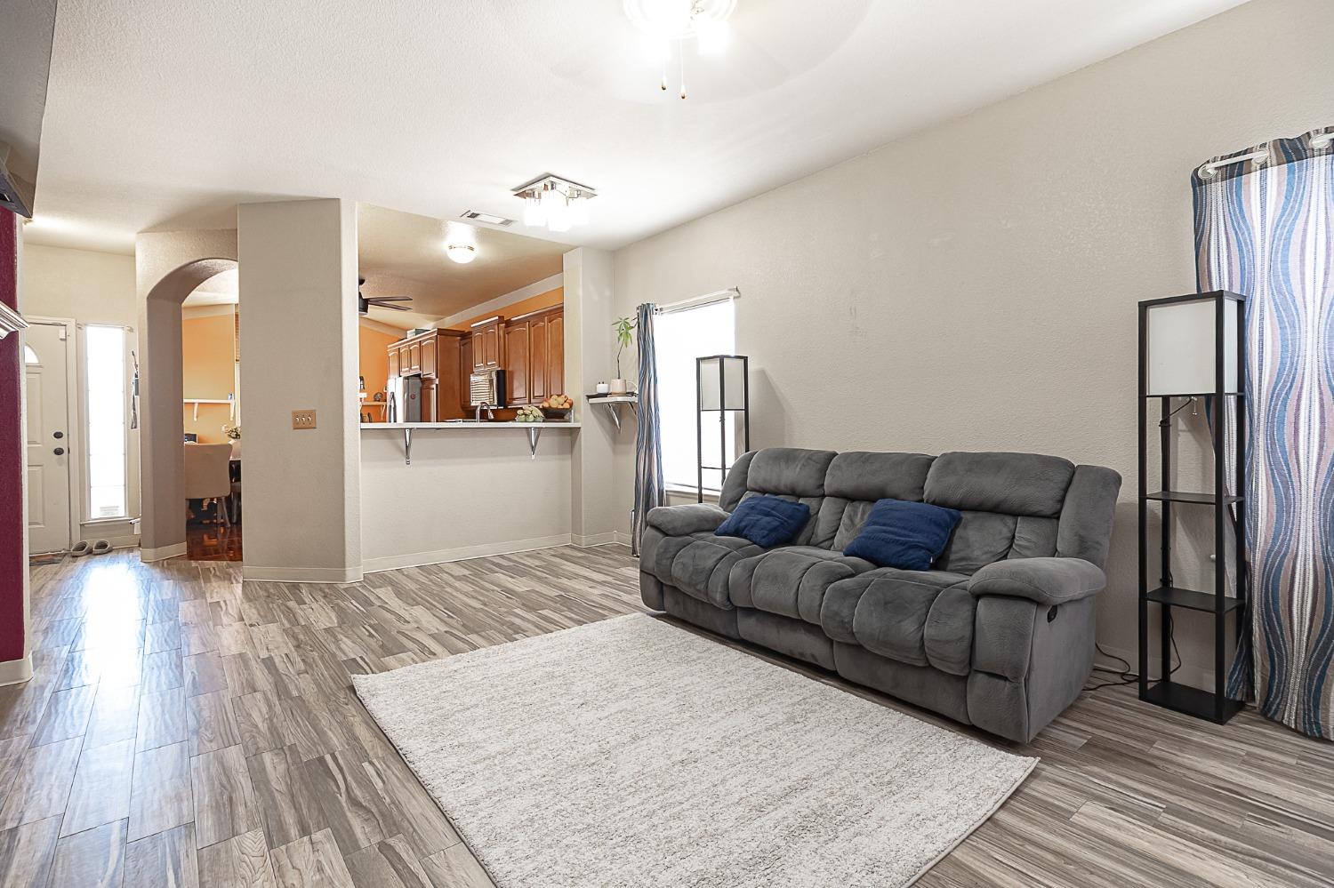 Detail Gallery Image 10 of 31 For 1017 East Ave, Gustine,  CA 95322 - 3 Beds | 2 Baths
