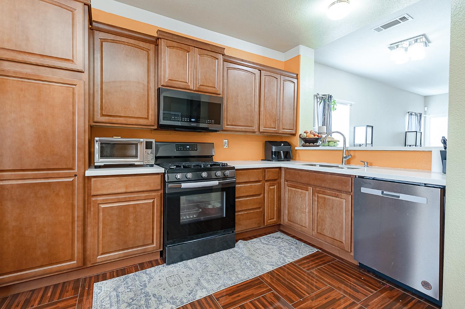 Detail Gallery Image 13 of 31 For 1017 East Ave, Gustine,  CA 95322 - 3 Beds | 2 Baths