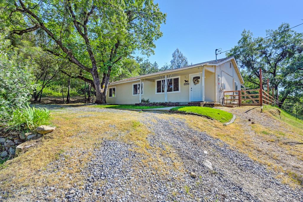 Detail Gallery Image 6 of 70 For 4292 Canyon Valley Rd, Diamond Springs,  CA 95619 - 3 Beds | 1 Baths