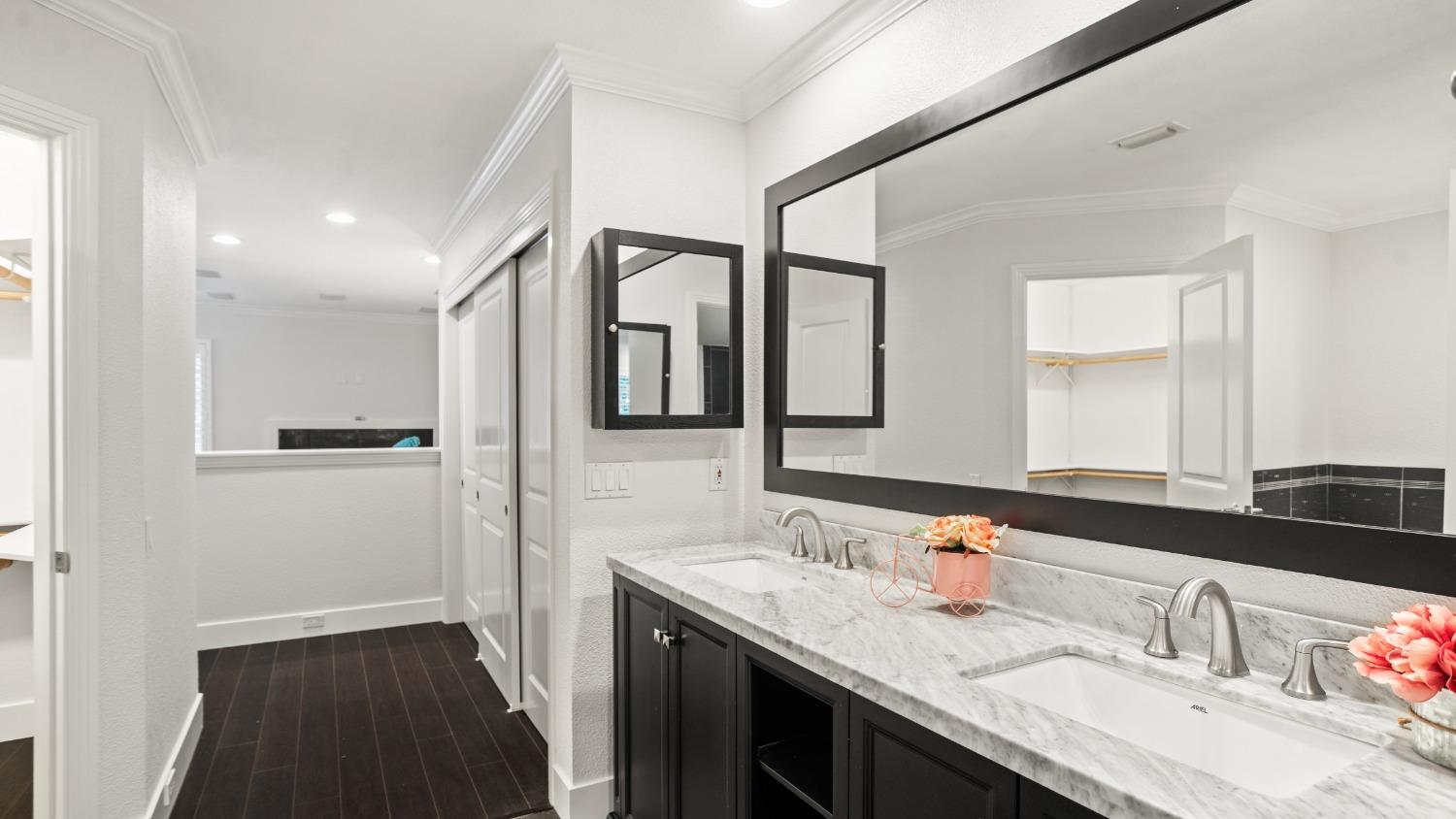 Elmhurst Circle, Sacramento, California image 33