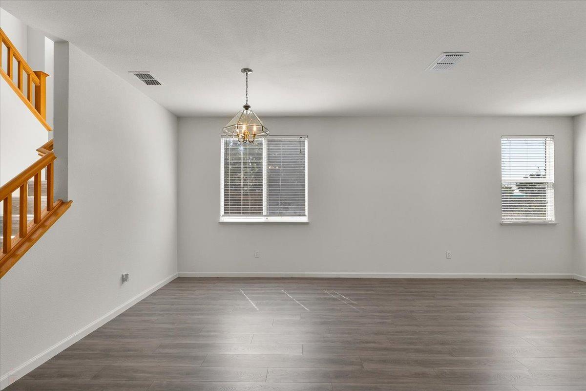 Detail Gallery Image 9 of 53 For 1454 Longhorn Dr, Patterson,  CA 95363 - 5 Beds | 3 Baths