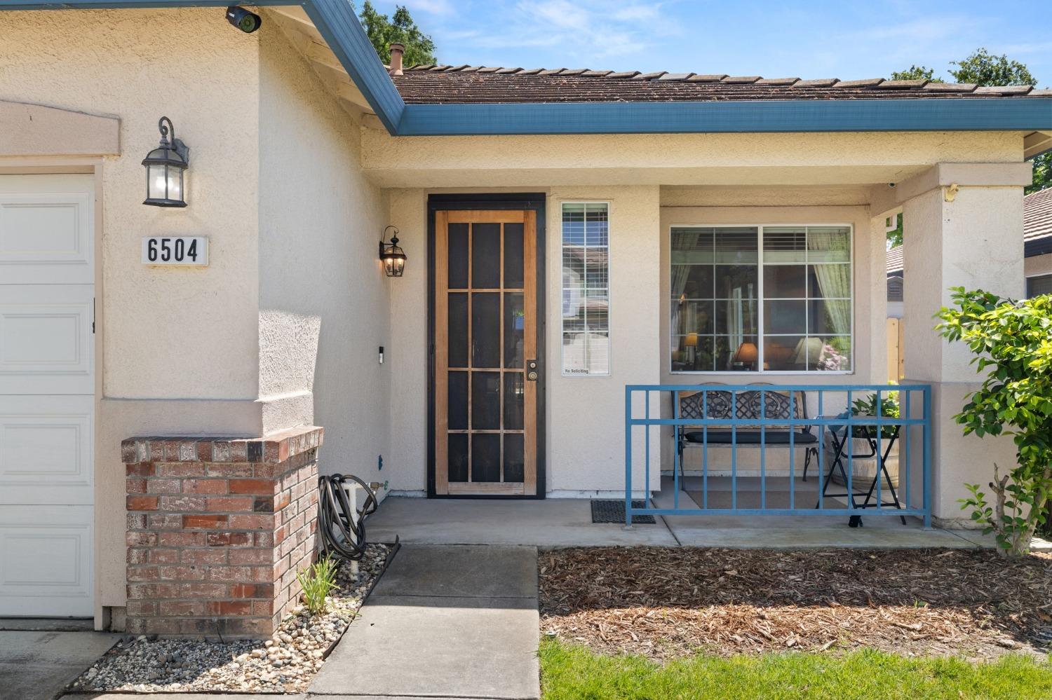 Detail Gallery Image 2 of 39 For 6504 Trailride Way, Citrus Heights,  CA 95621 - 3 Beds | 2 Baths