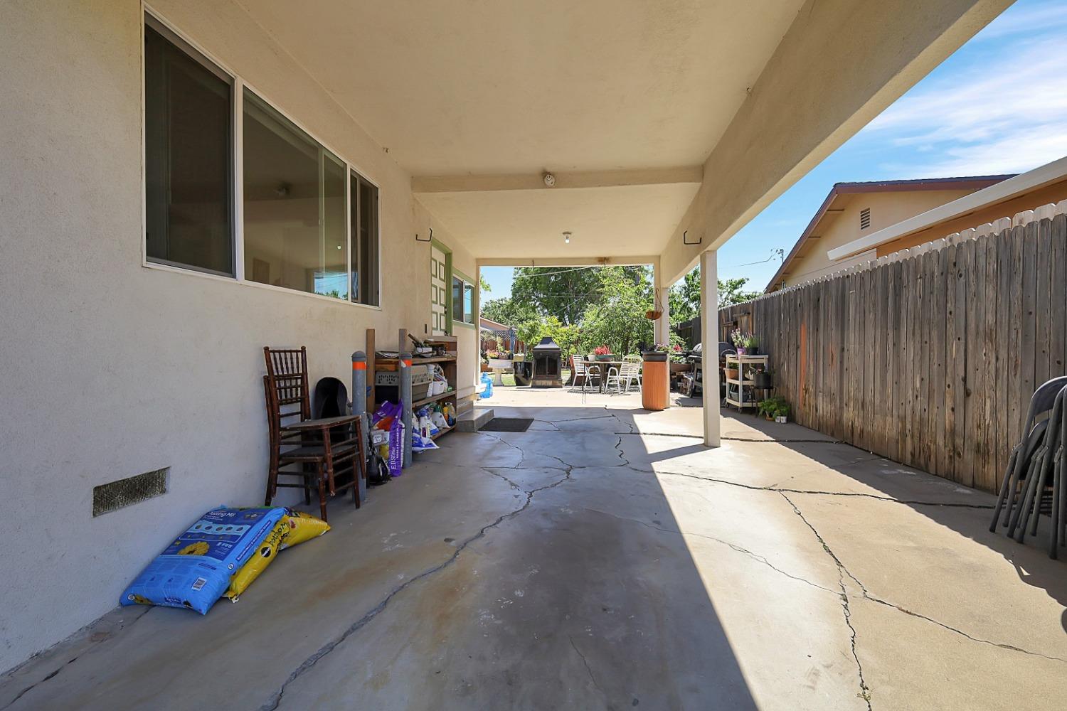 Detail Gallery Image 7 of 47 For 7612 Beth, Sacramento,  CA 95832 - 3 Beds | 2 Baths