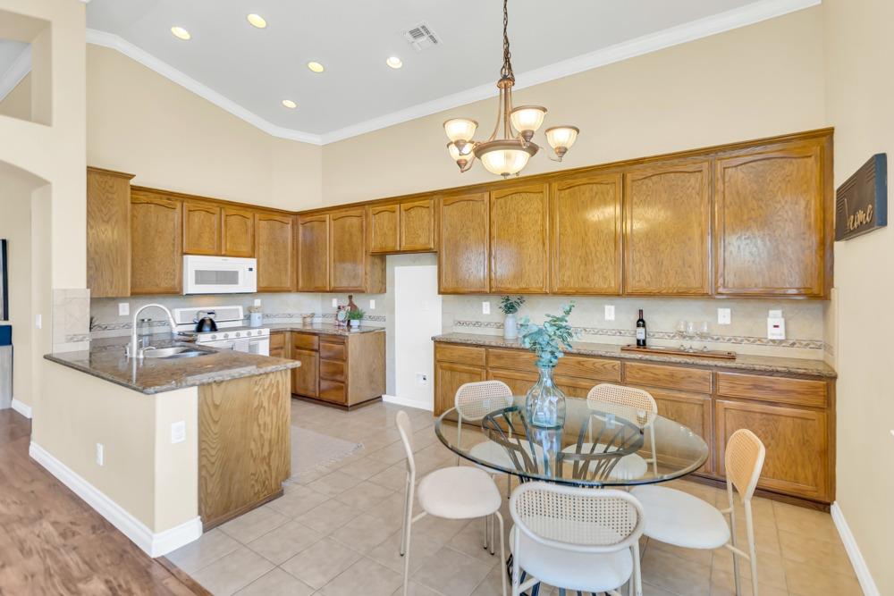 Detail Gallery Image 9 of 35 For 3573 Bardolino Way, Rancho Cordova,  CA 95670 - 4 Beds | 2 Baths