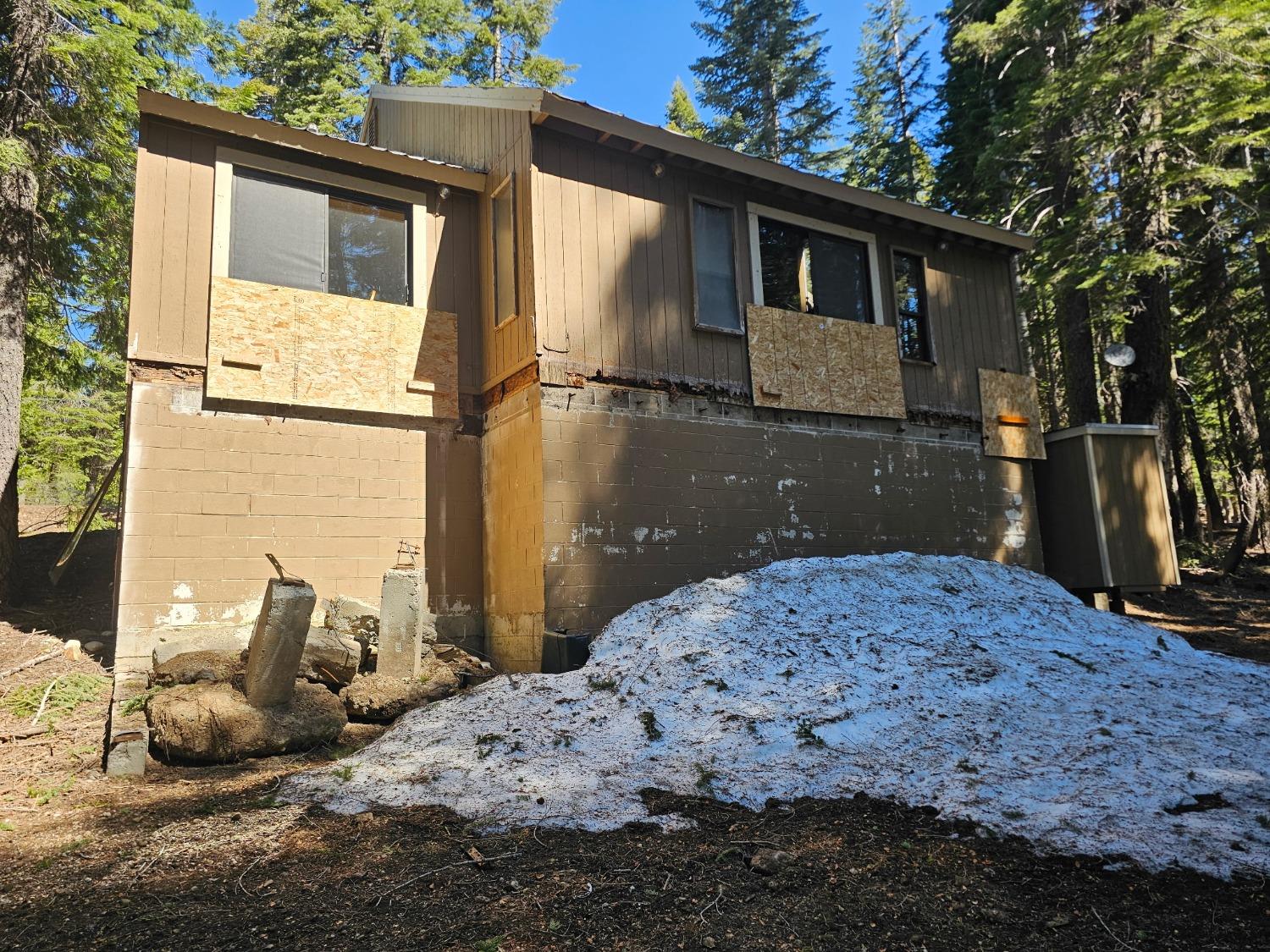 Detail Gallery Image 5 of 15 For 310 Tamarack Way, Strawberry Valley,  CA 95981 - 3 Beds | 2 Baths