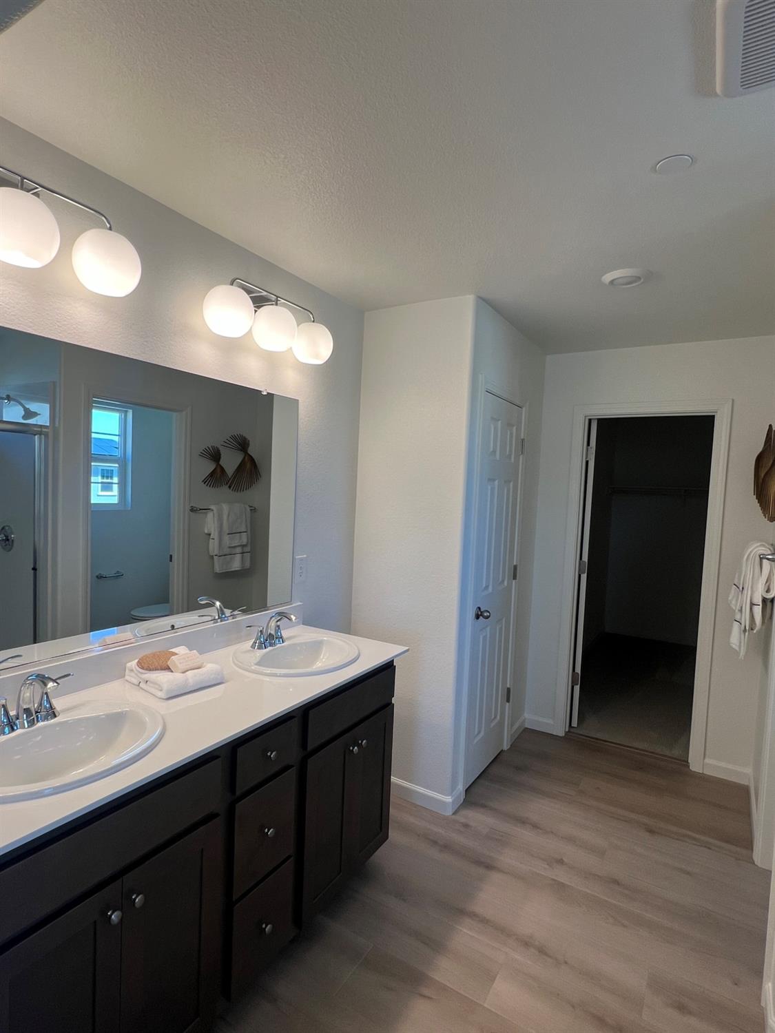 Detail Gallery Image 11 of 11 For 531 Rosedale Way, Lathrop,  CA 95330 - 4 Beds | 3 Baths
