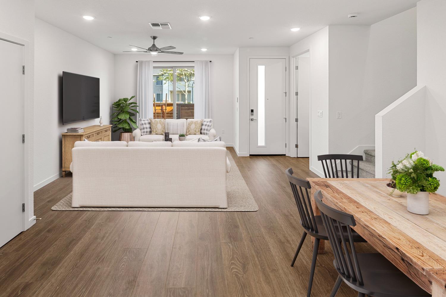 Detail Gallery Image 6 of 21 For 6087 Bridgecross Dr, Sacramento,  CA 95835 - 3 Beds | 2/1 Baths