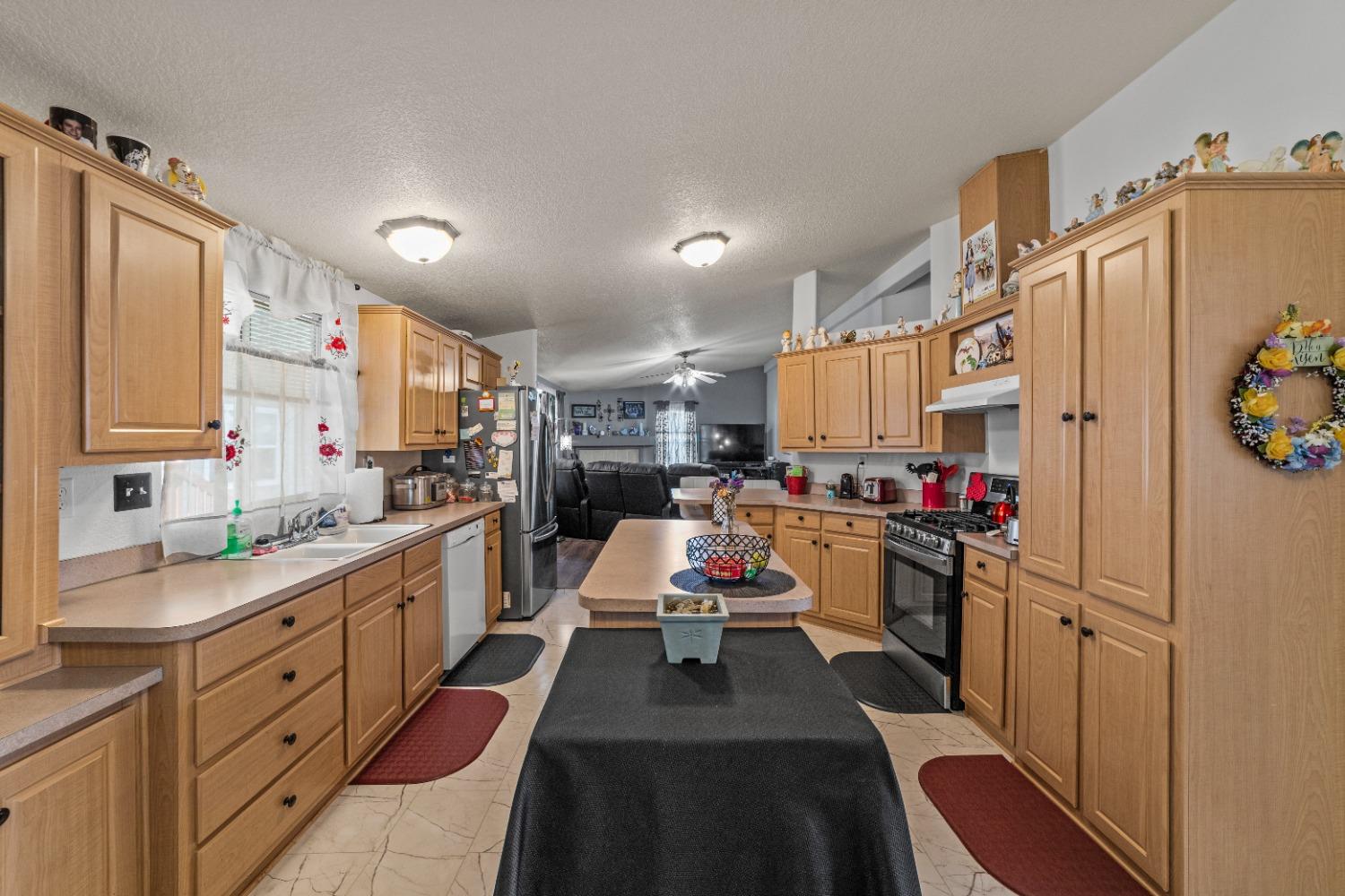 Detail Gallery Image 16 of 53 For 3901 Lake Rd 169, West Sacramento,  CA 95691 - 3 Beds | 2 Baths