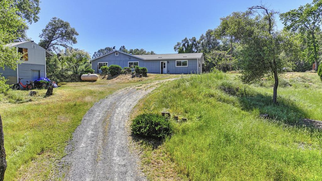 Detail Gallery Image 4 of 74 For 5400 Genney Ln, El Dorado,  CA 95623 - 3 Beds | 2 Baths