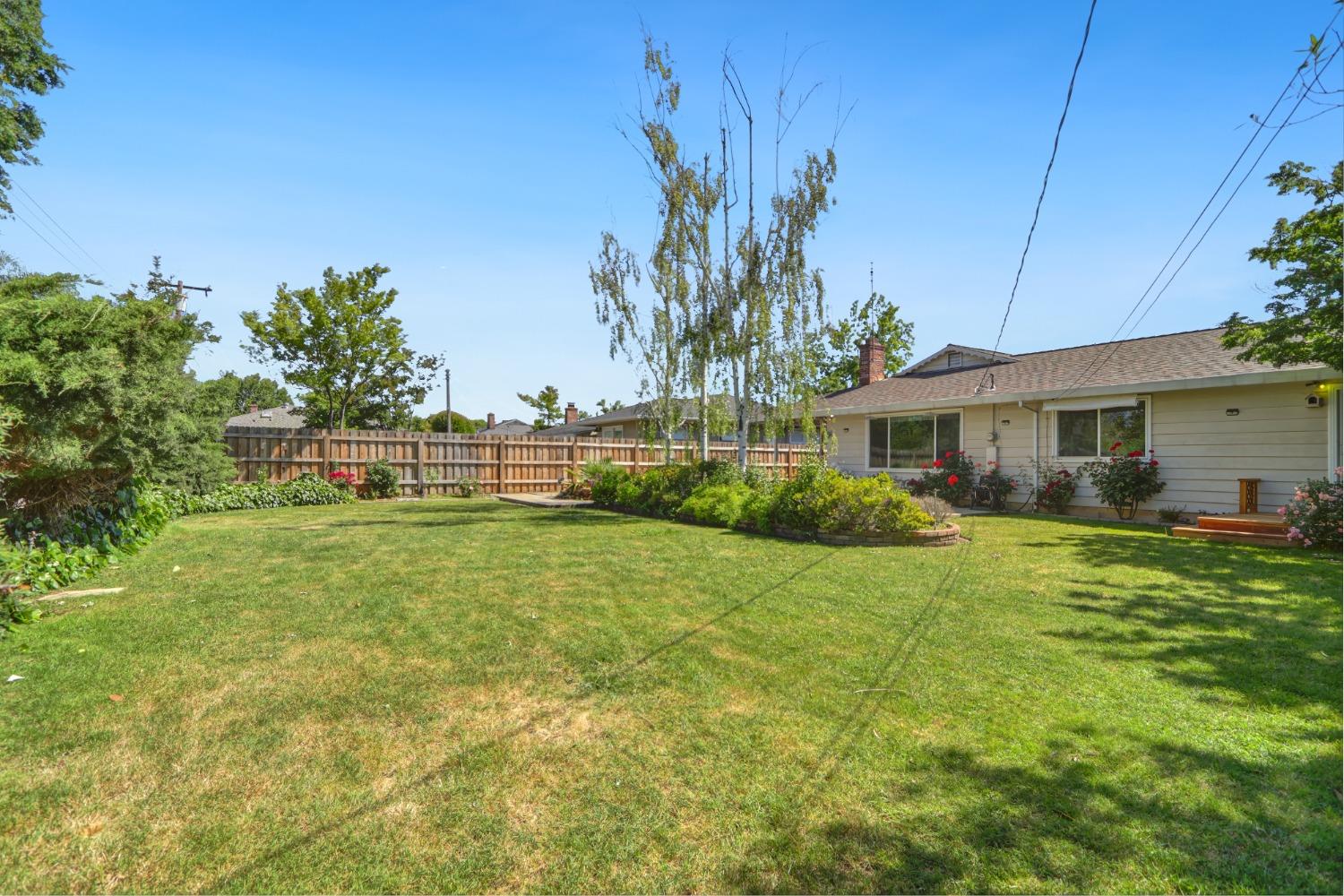Detail Gallery Image 24 of 27 For 4767 Bowerwood Dr, Carmichael,  CA 95608 - 3 Beds | 2 Baths