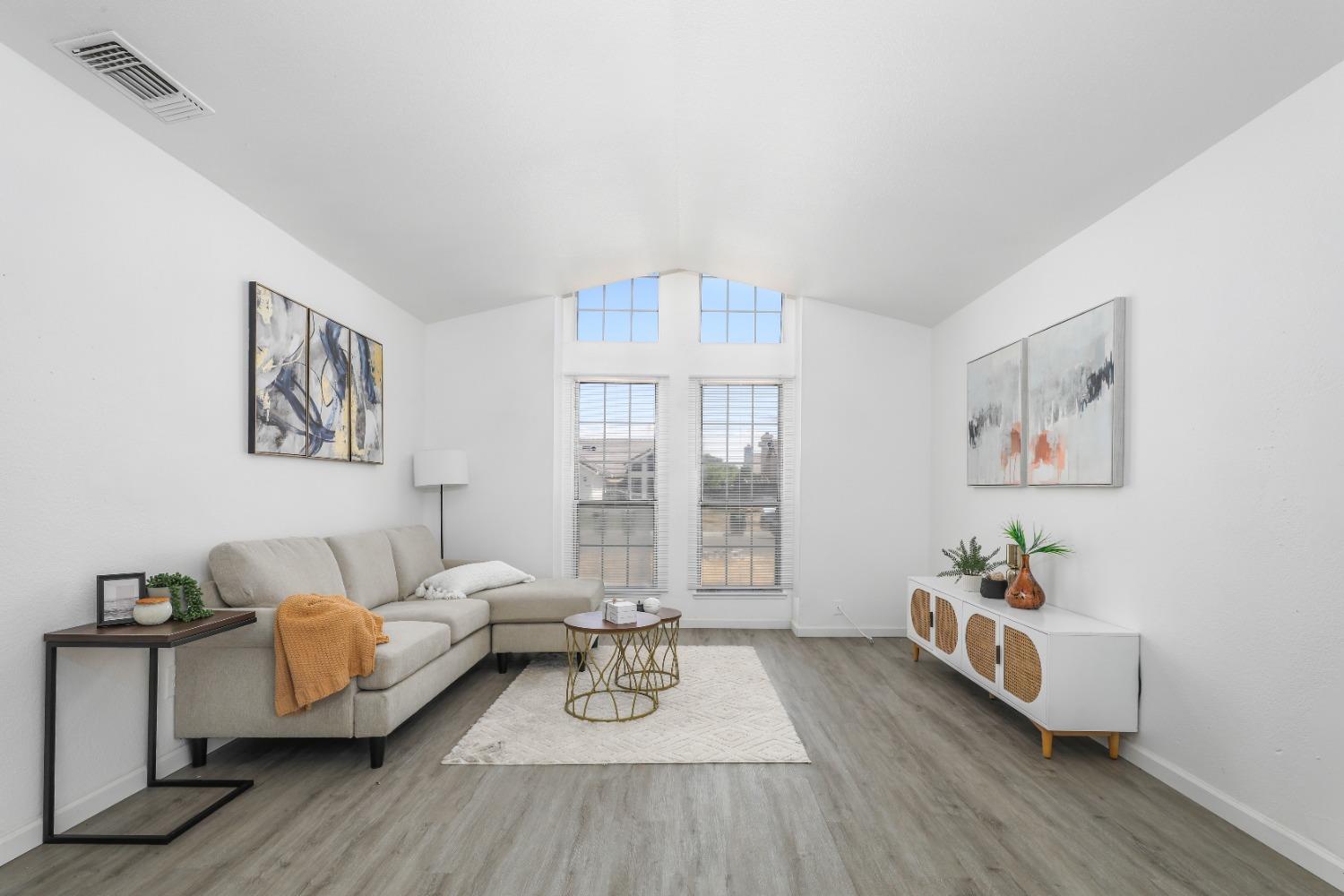 Detail Gallery Image 9 of 29 For 8004 Parkgate Way, Sacramento,  CA 95828 - 4 Beds | 2 Baths