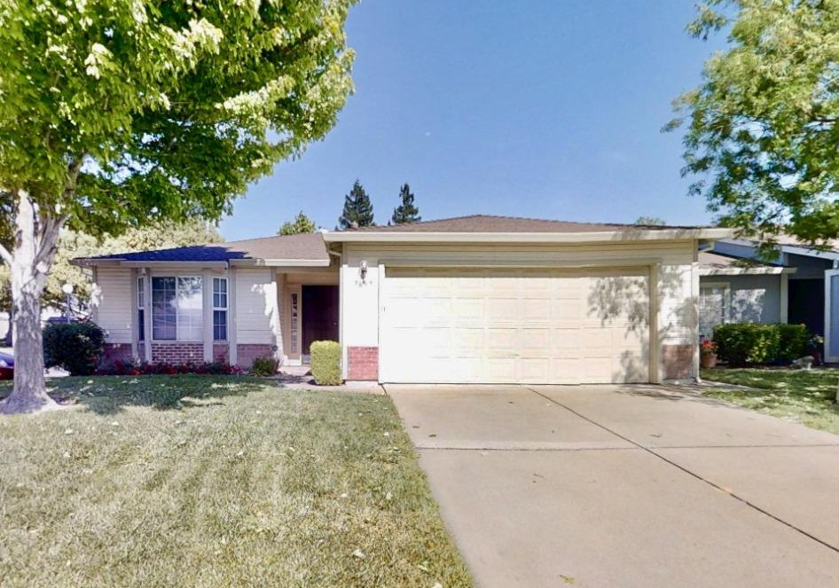 Detail Gallery Image 1 of 28 For 7657 Suncountry Ln, Sacramento,  CA 95828 - 2 Beds | 2 Baths