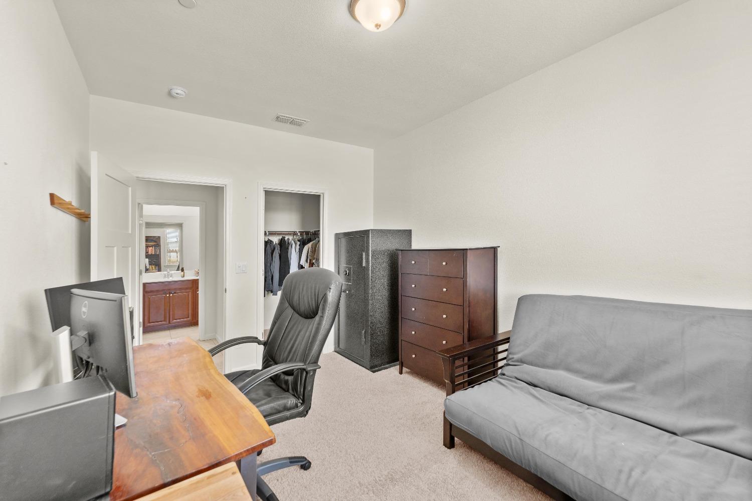 Detail Gallery Image 27 of 71 For 3706 Rockdale Dr, Rancho Cordova,  CA 95742 - 4 Beds | 3 Baths