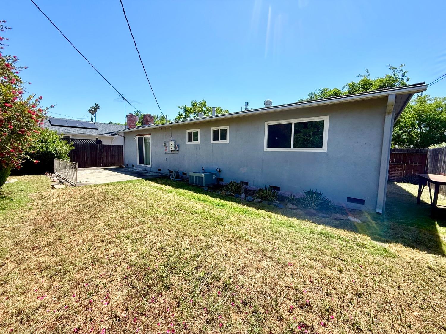 Jasmine Avenue, Stockton, California image 21