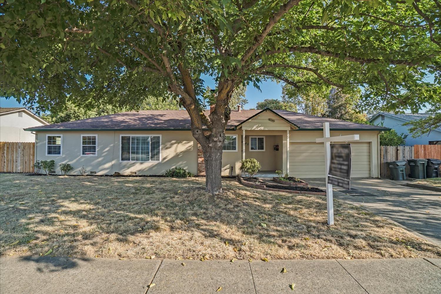 Detail Gallery Image 1 of 26 For 8745 Baxter Way, Orangevale,  CA 95662 - 3 Beds | 2 Baths
