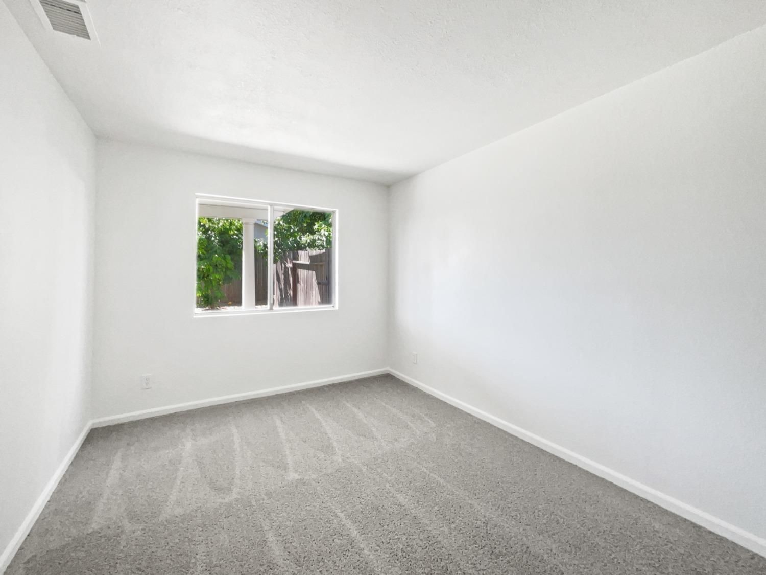 Detail Gallery Image 14 of 25 For 6990 Riverboat Way, Sacramento,  CA 95831 - 2 Beds | 2 Baths