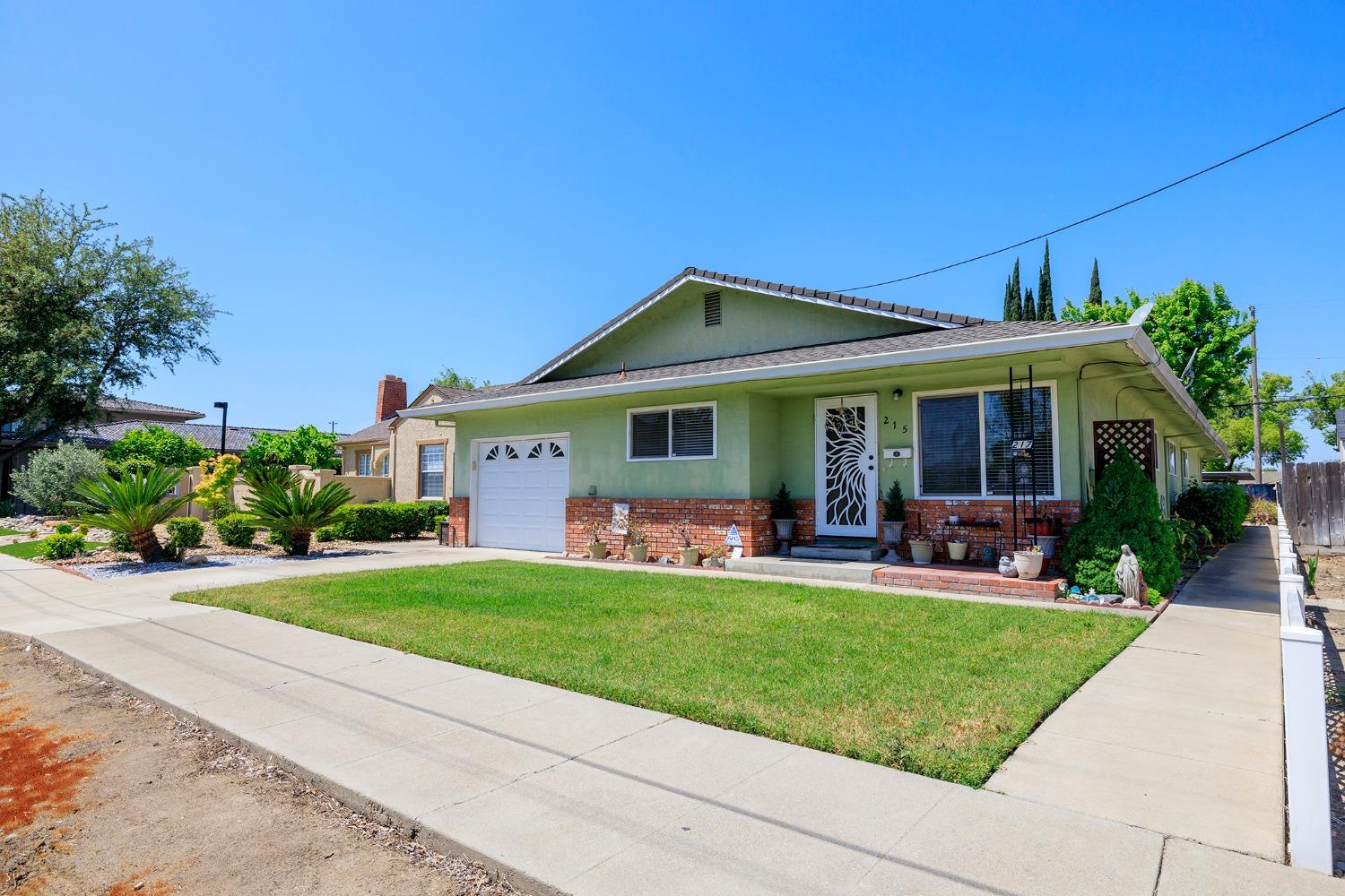 N Lincoln Avenue, Manteca, California image 5