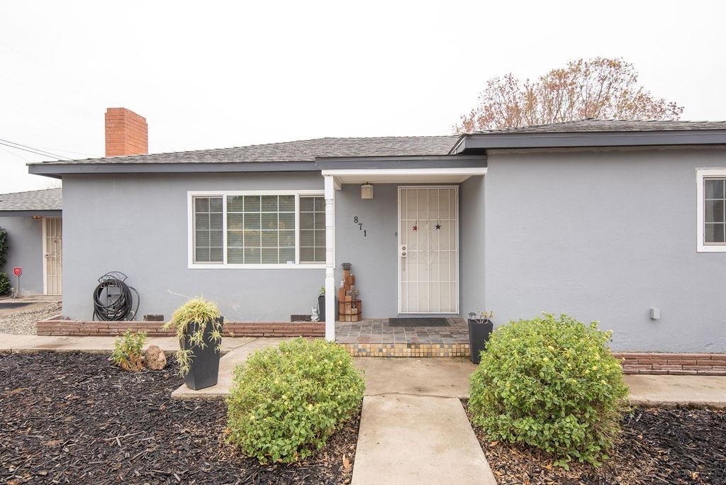 Detail Gallery Image 1 of 28 For 871 E D St, Oakdale,  CA 95361 - 3 Beds | 2 Baths