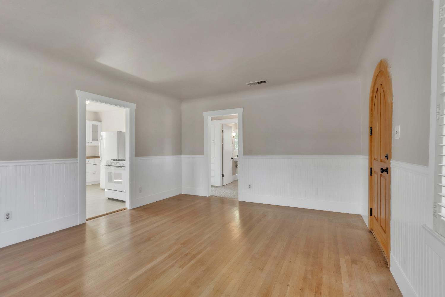 Detail Gallery Image 8 of 42 For 2172 Oakmont St, Sacramento,  CA 95815 - 2 Beds | 1 Baths