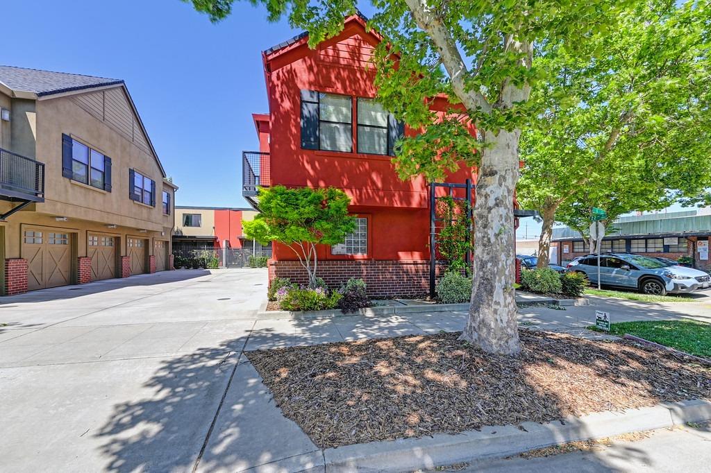 Detail Gallery Image 2 of 22 For 2117 S St #208,  Sacramento,  CA 95816 - 1 Beds | 1 Baths