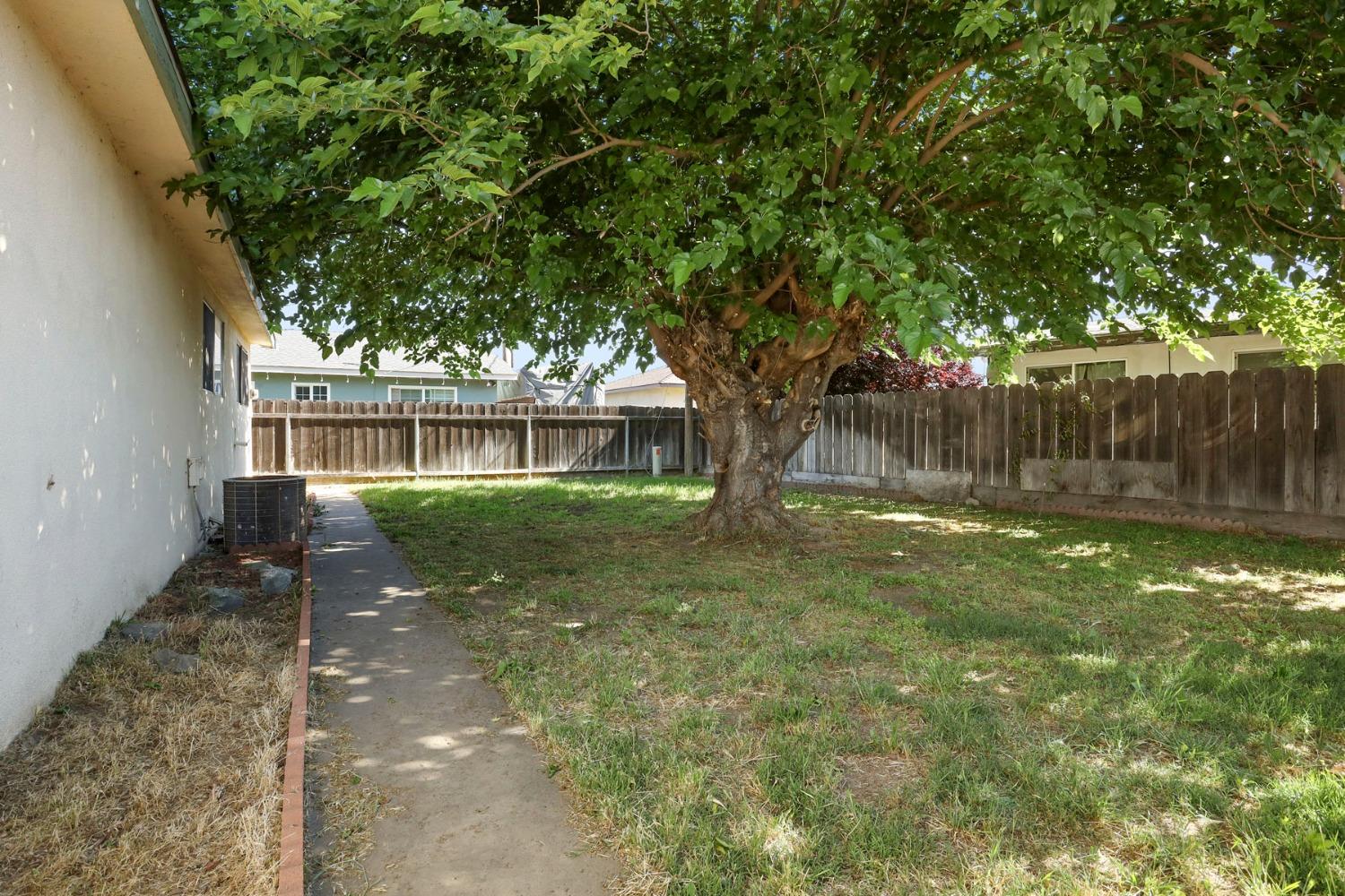 Detail Gallery Image 28 of 33 For 1806 Larkspur Ln, Ceres,  CA 95307 - 3 Beds | 2 Baths