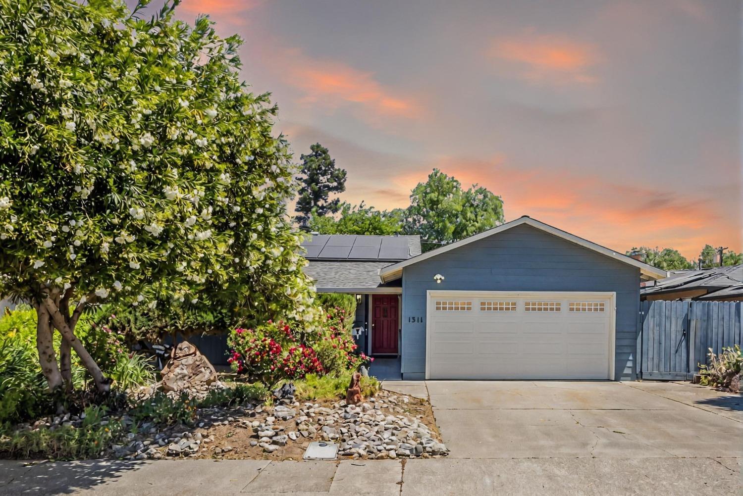 Detail Gallery Image 1 of 40 For 1311 Harley Dr, Woodland,  CA 95695 - 3 Beds | 2 Baths