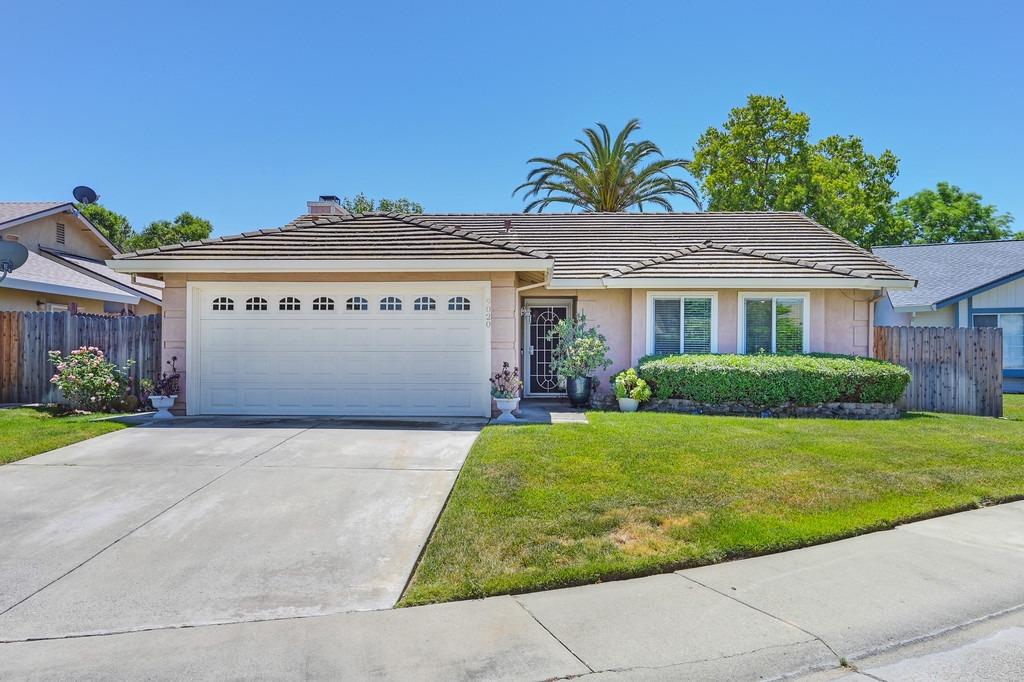 Detail Gallery Image 1 of 21 For 9020 Amador Valley Ct, Sacramento,  CA 95829 - 3 Beds | 2 Baths