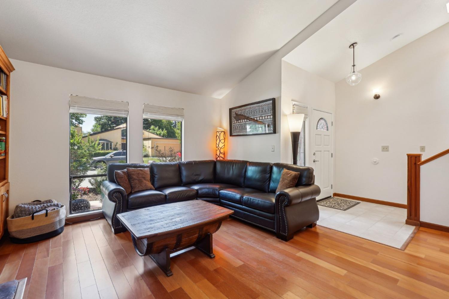 Alameda Ave, Davis, California image 3