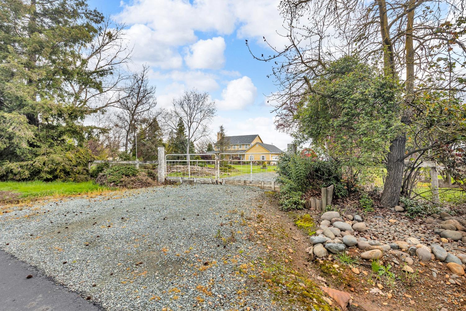 Detail Gallery Image 13 of 29 For 11125 Nygaard Ln, Wilton,  CA 95693 - 3 Beds | 3 Baths