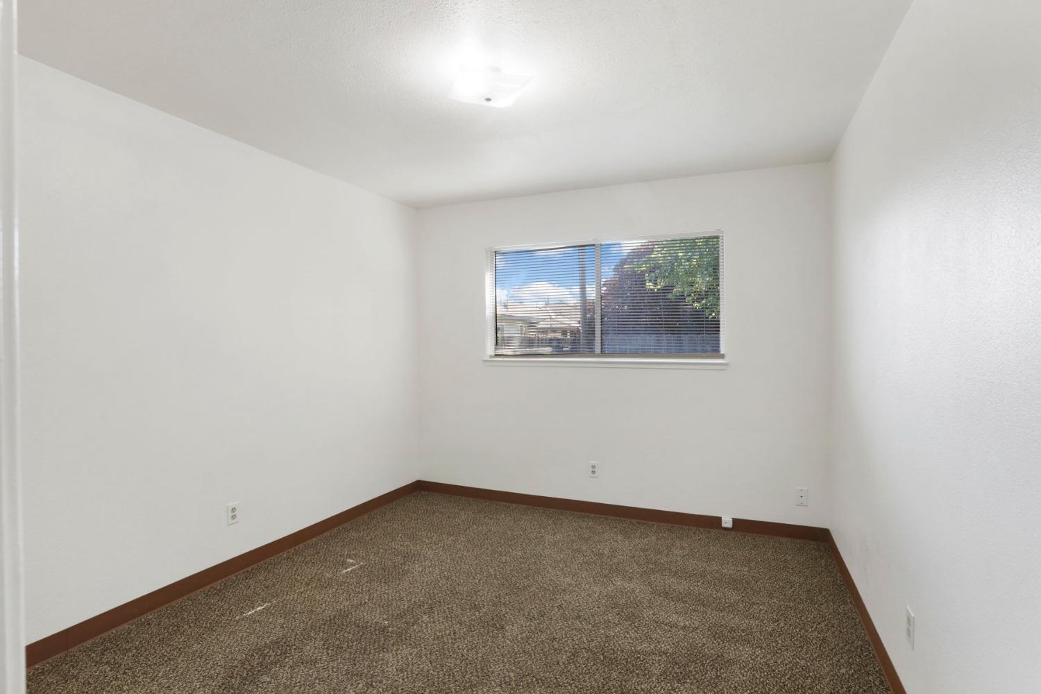 Detail Gallery Image 22 of 33 For 1806 Larkspur Ln, Ceres,  CA 95307 - 3 Beds | 2 Baths