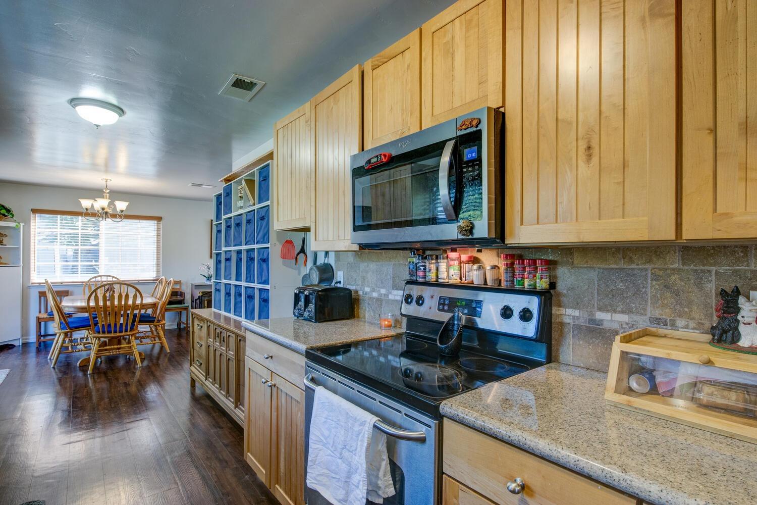 Detail Gallery Image 20 of 72 For 555 Arlette Ln, Diamond Springs,  CA 95619 - 8 Beds | 3 Baths
