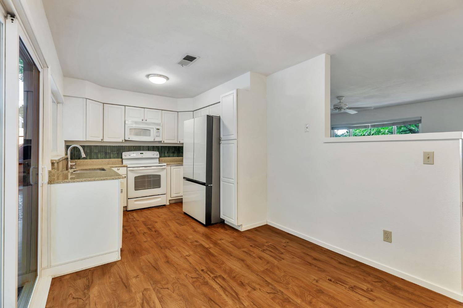 Detail Gallery Image 17 of 36 For 6522 Woodpark Way, Citrus Heights,  CA 95621 - 3 Beds | 2 Baths