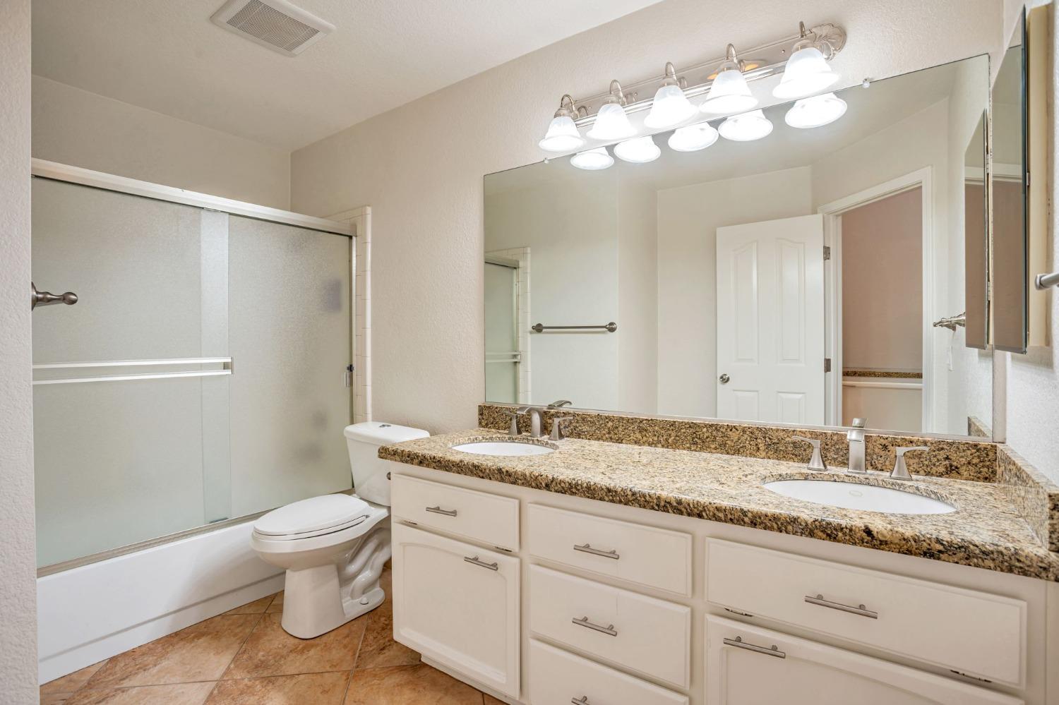 Detail Gallery Image 41 of 47 For 9034 Acorn Ridge Cir, Elk Grove,  CA 95758 - 4 Beds | 2 Baths