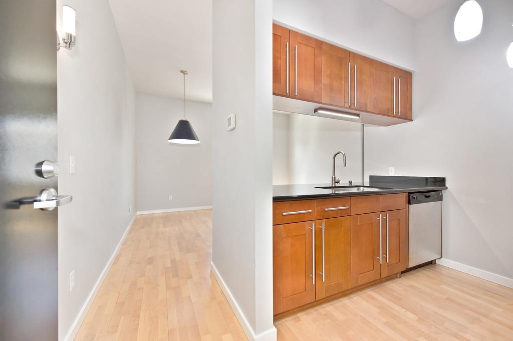 Detail Gallery Image 14 of 22 For 2117 S St #208,  Sacramento,  CA 95816 - 1 Beds | 1 Baths